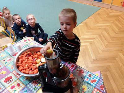 Zdjęcie 73 - Soki owocowo-warzywne pijemy, bo zdrowi być chcemy