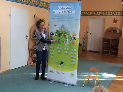 Zdjęcie 42 - "DRUŻYNA SEGREGOLANDII", CZYLI SPOTKANIE PRZEDSZKOLAKÓW Z PRZEDSTAWICIELEM KZGRL