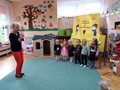 Zdjęcie 2 - Pasowanie na Przedszkolaka