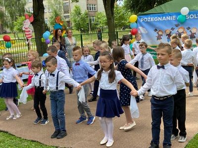 Zdjęcie 27 - POŻEGNANIE ABSOLWENTÓW