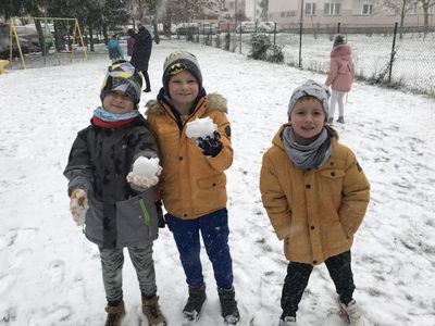 Zdjęcie 16 - Ozdabianie pierniczków i zabawy w śniegu