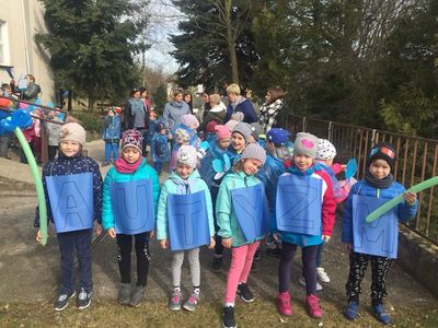Zdjęcie 12 - NIEBIESKI HAPPENING PRZEDSZKOLAKÓW... RAZEM DLA AUTYZMU