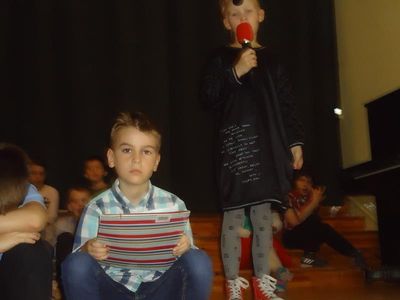 Zdjęcie 4 - STARSZAKI I ICH UDZIAŁ W PRZEGLĄDZIE POEZJI