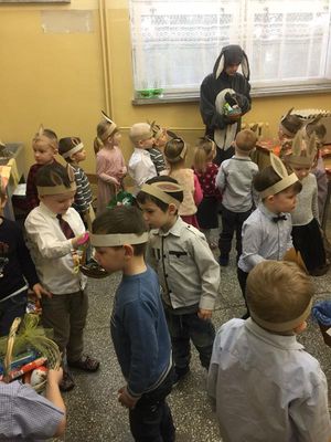 Zdjęcie 12 - FINAŁ PRZEDŚWIĄTECZNYCH PRZYGOTOWAŃ, czyli zajączek i wielkanocne śniadanko w przedszkolu