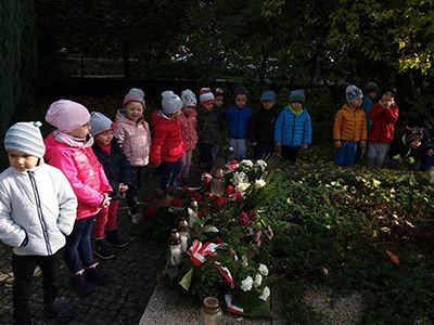 Zdjęcie 1 - Pamięci żołnierzy poległych w czasie II Wojny Światowej