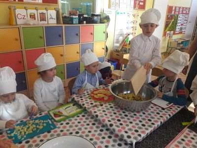Zdjęcie 4 - MASTERCHEF JUNIOR ZDROWY SOK I SAŁATKA
