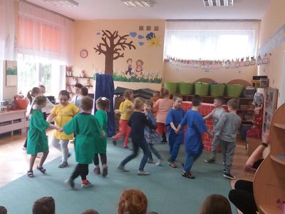 Zdjęcie 7 - Obchody Pierwszego Dnia Wiosny i Światowego Dnia Osób z Zespołem Downa