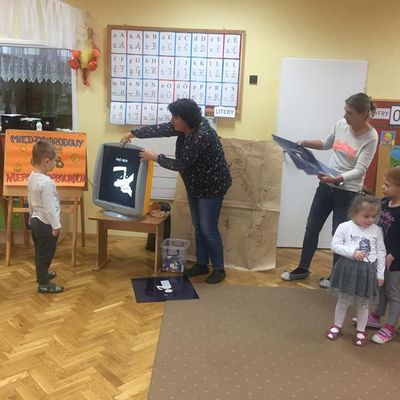 Zdjęcie 14 - PRZEDSZKOLNE ŚWIĘTO, CZYLI OBCHODY MIĘDZYNARODOWEGO DNIA OSÓB NIEPEŁNOSPRAWNYCH
