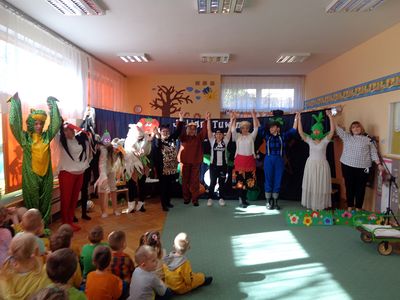 Zdjęcie 11 - Pierwszy Dzień Wiosny - Przedstawienie "Rzepka"