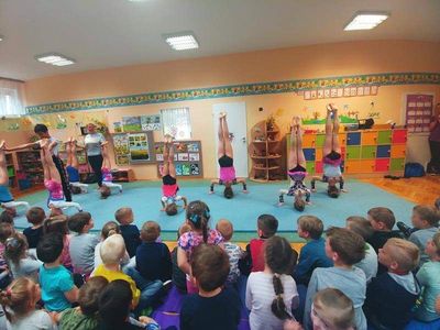 Zdjęcie 5 - SPOTKANIE Z AKROBATYKĄ 2019 r.