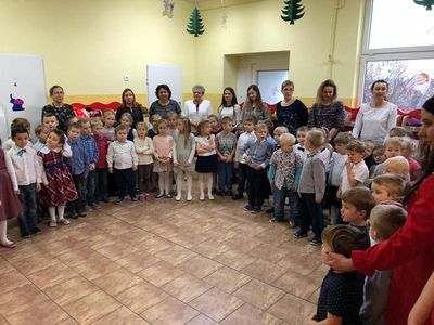 Zdjęcie 1 - "JEST TAKI DZIEŃ..." RELACJA Z PRZEDSZKOLNEJ WIGILII