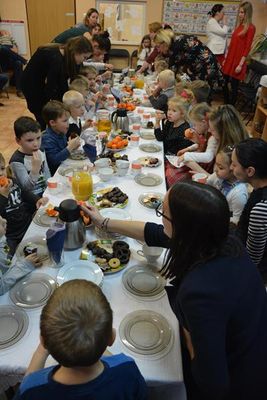 Zdjęcie 11 - ŚWIĄTECZNE SPOTKANIE Z RODZICAMI U KRÓLICZKÓW