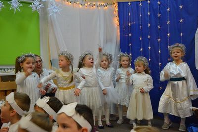 Zdjęcie 5 - ŚWIĄTECZNE SPOTKANIE Z RODZICAMI U KRÓLICZKÓW