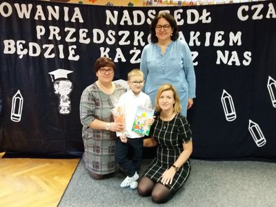 Zdjęcie 4 - Pasowanie na przedszkolaka