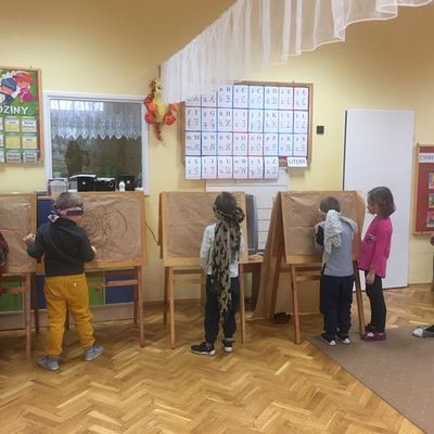 Zdjęcie 5 - PRZEDSZKOLNE ŚWIĘTO, CZYLI OBCHODY MIĘDZYNARODOWEGO DNIA OSÓB NIEPEŁNOSPRAWNYCH