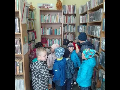 Zdjęcie 5 - TYGRYSKI ODWIEDZIŁY BIBLIOTEKĘ OSIEDLOWĄ