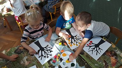Zdjęcie 15 - Praca plastyczna "Jesienne drzewa"