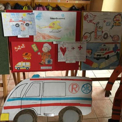 Zdjęcie 12 - PODSUMOWANIE KONKURSU PLASTYCZNEGO "RATOWNIK MEDYCZNY - BOHATER DNIA CODZIENNEGO"