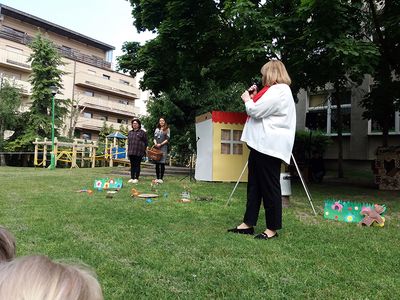 Zdjęcie 34 - Dzień Dziecka - Przedstawienie nauczyciele dzieciom "Jaś I Małgosia"