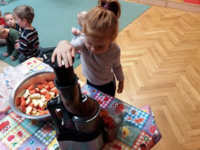 Zdjęcie 21 - Soki owocowo-warzywne pijemy, bo zdrowi być chcemy