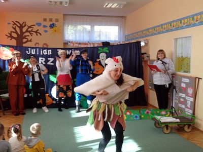 Zdjęcie 35 - Pierwszy Dzień Wiosny - Przedstawienie "Rzepka"