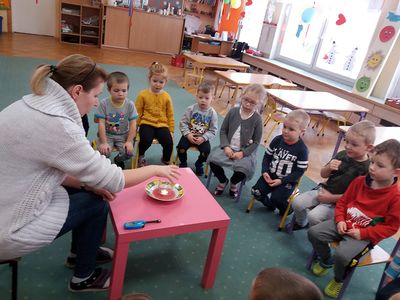 Zdjęcie 43 - Maleństwa eksperymentują w Laboratorium 4 żywiołów