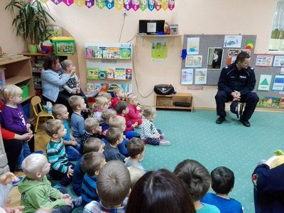 Zdjęcie 6 - SPOTKANIE Z POLICJANTAMI
