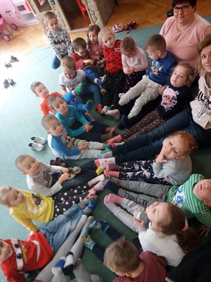 Zdjęcie 7 - Światowy Dzień Osób z Zespołem Downa - Dzień Kolorowej Skarpetki