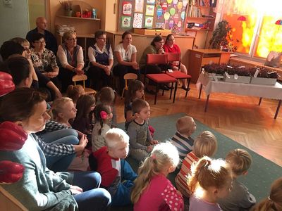 Zdjęcie 3 - DZIEŃ WYJĄTKOWY... CZYLI ŚWIĘTUJEMY "DZIEŃ EDUKACJI NARODOWEJ"