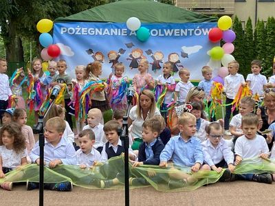 Zdjęcie 16 - POŻEGNANIE ABSOLWENTÓW