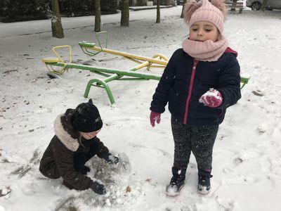 Zdjęcie 15 - Ozdabianie pierniczków i zabawy w śniegu
