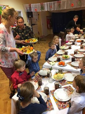 Zdjęcie 8 - "JEST TAKI DZIEŃ..." RELACJA Z PRZEDSZKOLNEJ WIGILII