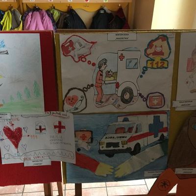 Zdjęcie 6 - PODSUMOWANIE KONKURSU PLASTYCZNEGO "RATOWNIK MEDYCZNY - BOHATER DNIA CODZIENNEGO"