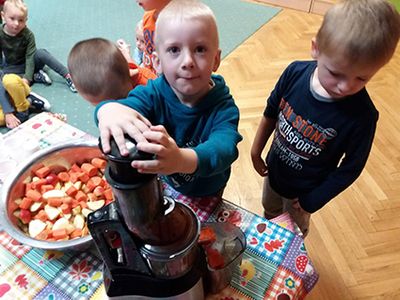 Zdjęcie 35 - Soki owocowo-warzywne pijemy, bo zdrowi być chcemy