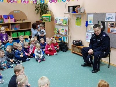 Zdjęcie 9 - SPOTKANIE Z POLICJANTAMI