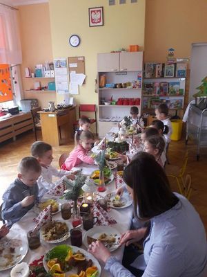 Zdjęcie 2 - WIGILIA U TYGRYSKÓW 2018R