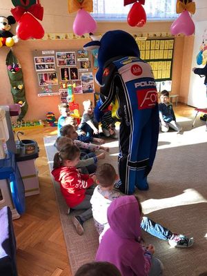 Zdjęcie 5 - Byczek Unii Leszno odwiedził nasze przedszkole