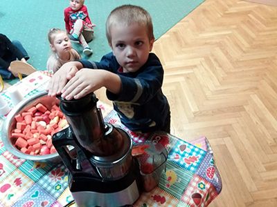 Zdjęcie 62 - Soki owocowo-warzywne pijemy, bo zdrowi być chcemy