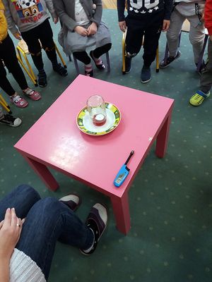 Zdjęcie 44 - Maleństwa eksperymentują w Laboratorium 4 żywiołów