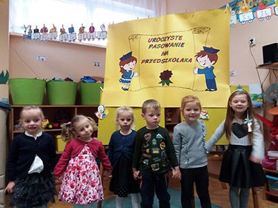Zdjęcie 1 - Pasowanie na Przedszkolaka