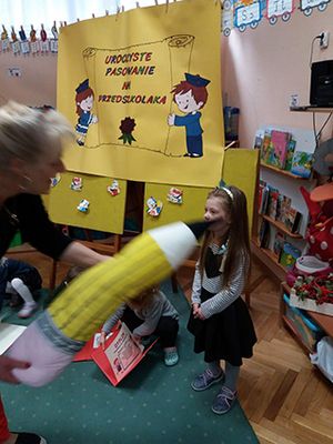 Zdjęcie 33 - Pasowanie na Przedszkolaka