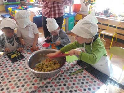 MASTERCHEF JUNIOR ZDROWY SOK I SAŁATKA
