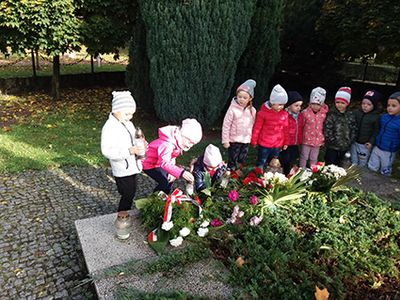 Zdjęcie 2 - Pamięci żołnierzy poległych w czasie II Wojny Światowej