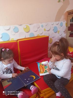 Zdjęcie 3 - Różne aktywnośći dzieci