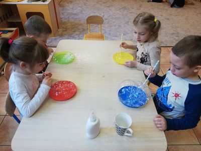Zdjęcie 14 - Kąciki zabawowo-zadaniowe w pierwszym półroczu