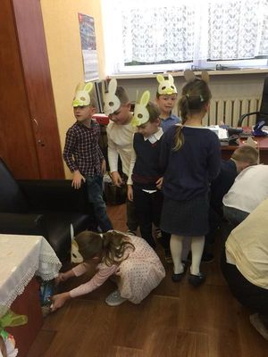 Zdjęcie 27 - FINAŁ PRZEDŚWIĄTECZNYCH PRZYGOTOWAŃ, czyli zajączek i wielkanocne śniadanko w przedszkolu