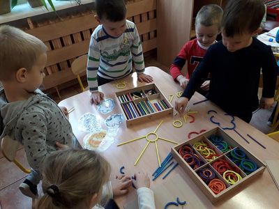 Zdjęcie 8 - KRÓLICZKI POZNAJĄ ŚWIAT WG KONCEPCJI F. FROEBLA