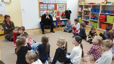 Zdjęcie 15 - SPOTKANIE Z POLICJANTAMI