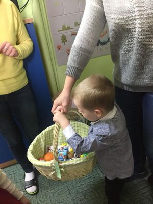 Zdjęcie 7 - FINAŁ PRZEDŚWIĄTECZNYCH PRZYGOTOWAŃ, czyli zajączek i wielkanocne śniadanko w przedszkolu