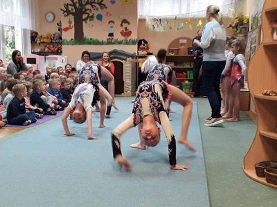 Zdjęcie 6 - SPOTKANIE Z AKROBATYKĄ 2019 r.